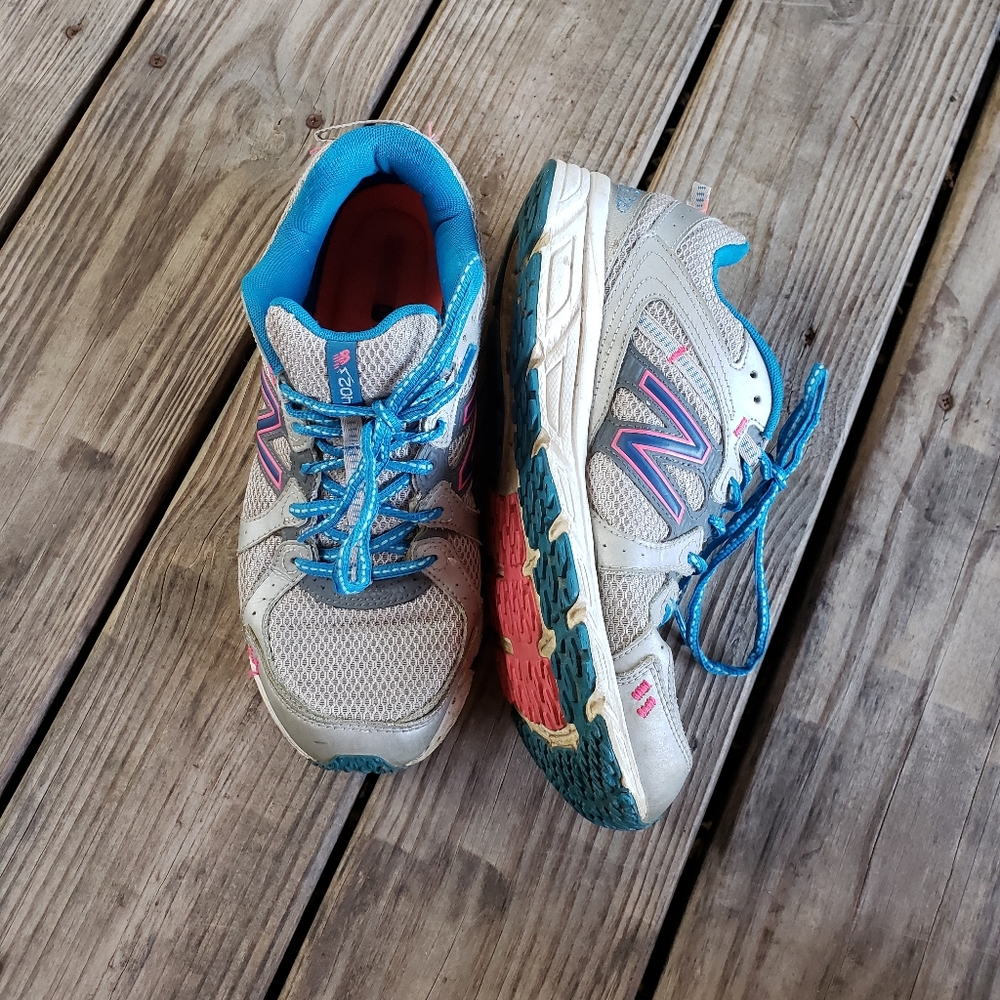 New Balance 402 Sneakers blue gray pink women's size 10